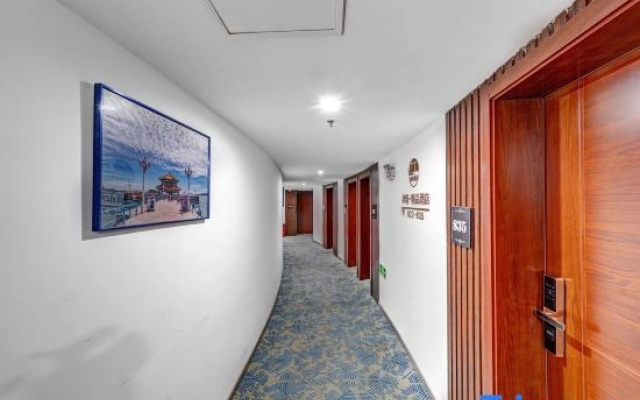 Zhuote Apartment (Qingdao May Fourth Square)