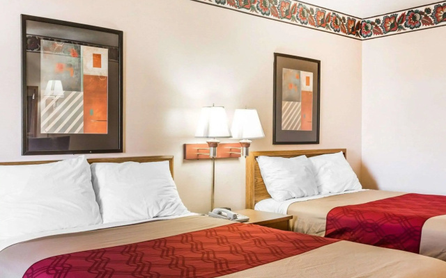 Econo Lodge McDonough South