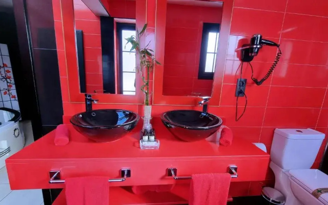 Evita Beach Suites Exclusivas