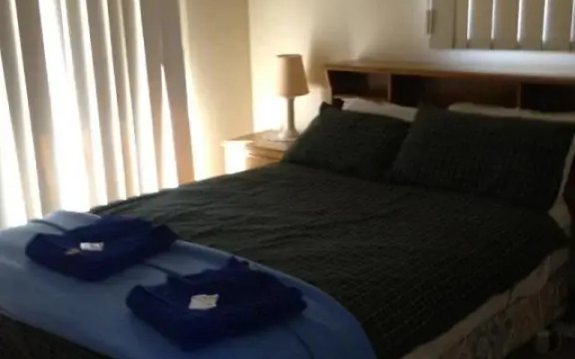 Parndana Hotel Cabins