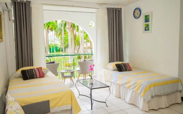 Ocho Rios Sandcastles Ocean View Fantastic Location Sleeps 4