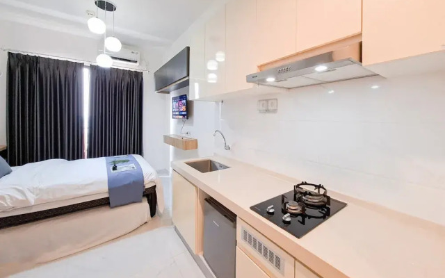 Studio Near Mall At Sky House Bsd Apartment