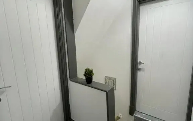 3 Bedroom Whalley Aparthotel