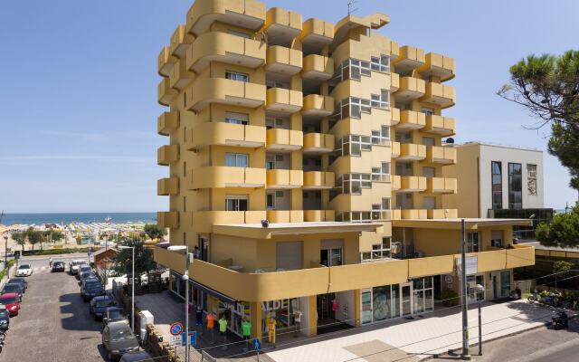 Отель Residence Hotel Piccadilly Италия, Римини - отзывы, цены и фото номеров - забронировать отель Residence Hotel Piccadilly онлайн вид на фасад