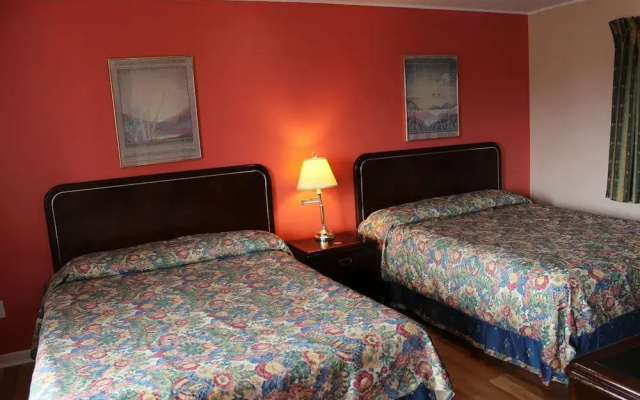 Colonial Motel