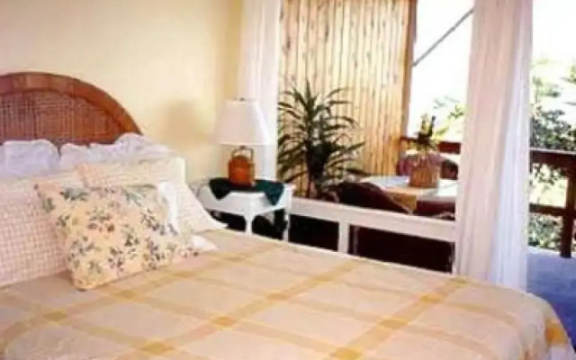 Hale-hoola B & B
