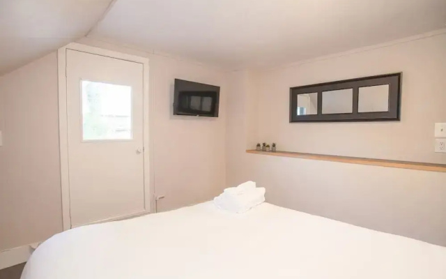 Luxury Collection-4 Bedroom 3 Full-bathroom-boston