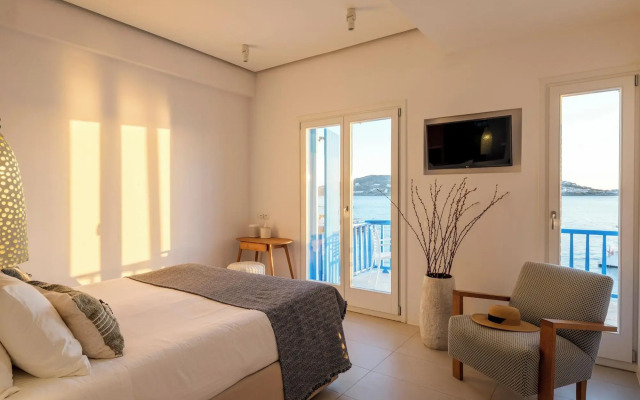 Bluetopia Suites