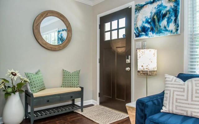 Single-family Home With Spacious Backyard