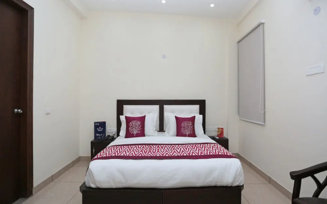 OYO 8205 Hotel Petals Inn
