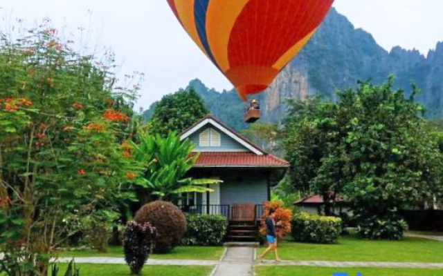 H&V Bungalow Vangvieng