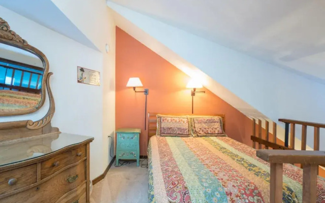Manitou Lodge 8 Hotel Room by Alpine Lodging Telluride