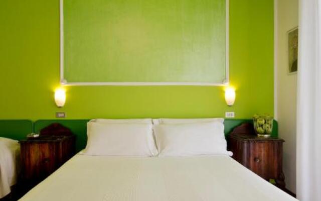 Hotel Trafalgar Римини комната для гостей