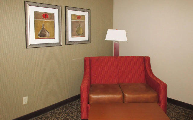 Clarion Inn & Suites Cortland - University Area