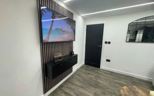 Luxury Flat in Uxbridge
