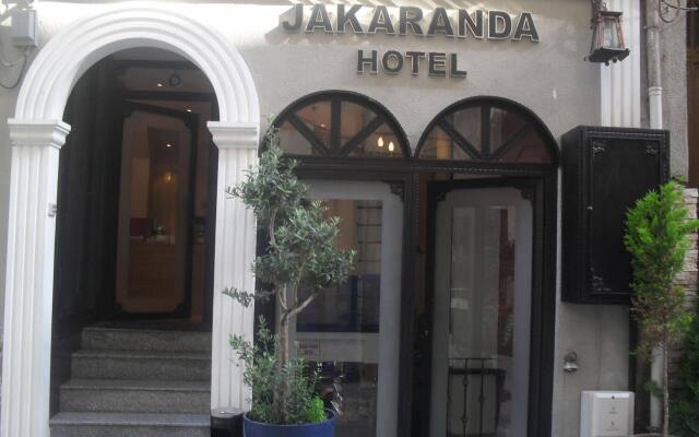 Jakaranda Hotel вид на фасад