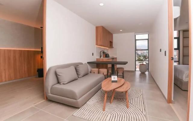 Metropolitan Living - 915