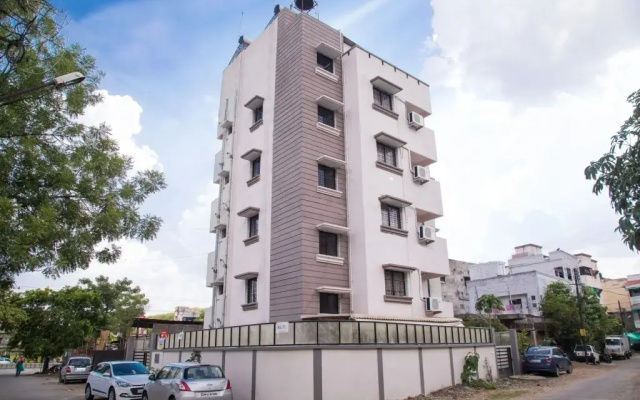 Dwarka Inn By OYO Rooms