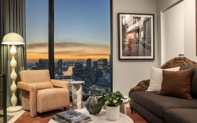 Bright 1BR Apt Skyline Views Pool Gym Near Casino