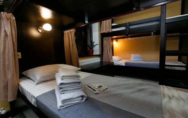 Hostel Cash