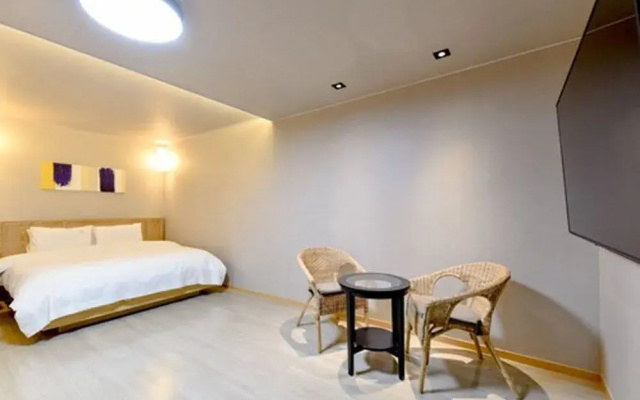 E-Stay Hotel