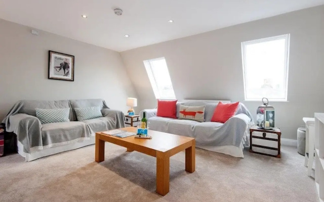 The Stephendale Road Townhouse - SL