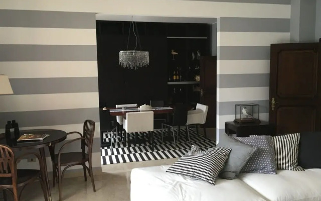 Swan's Nest Luxury Apartment on the Lake