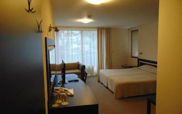 Meteor Family Hotel