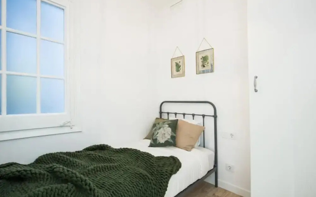 Luxurious Decor 4bdr Apt in Central, Eixample