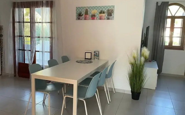 Apt - Sleeps 5 - Pets Ok - Balcony - Parking