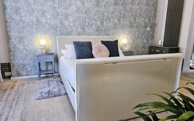 INNit Hotel - Marina House