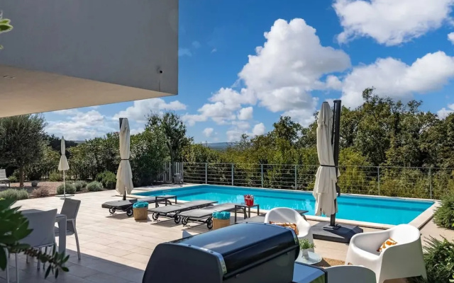 Villa Luxor With Heated Pool