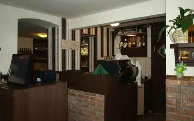 Hét Pecsét Fogadó Étterem
