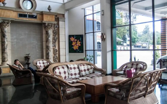 Green Garden Hotel