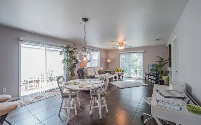 Campos Drive 1736 by White Pelican VR
