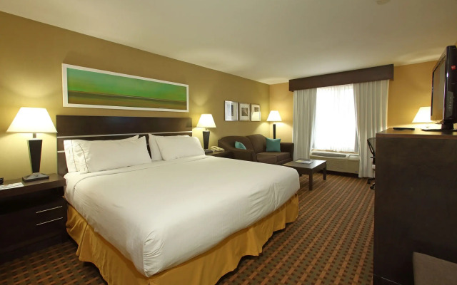 Holiday Inn Express & Suites - Vernon by IHG