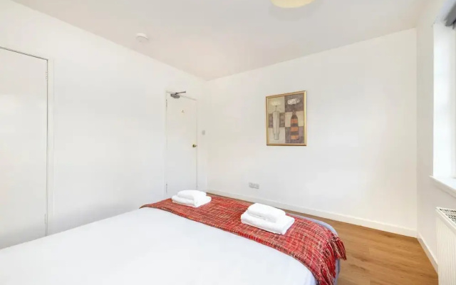 Charming City Apartment on Royal Mile
