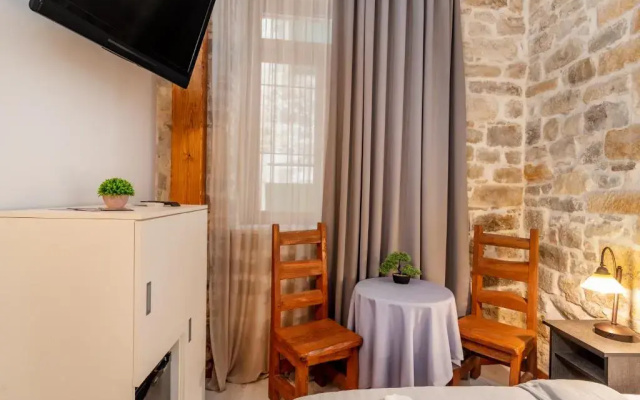 Borna and Franko Rooms
