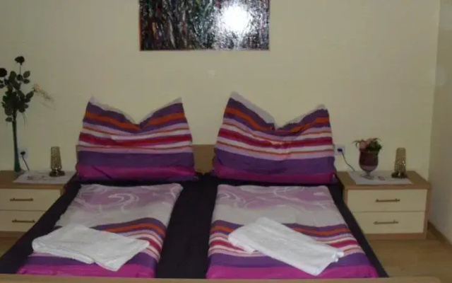 Camping und Privatzimmer Dorfer