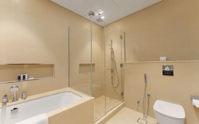 Maison Privee - Luxury Apt with Burj Khalifa Vw & Direct Mall Access