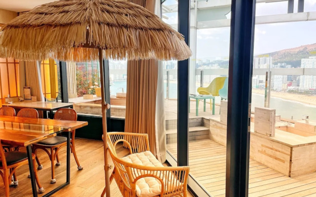 The Bay Club Hotel