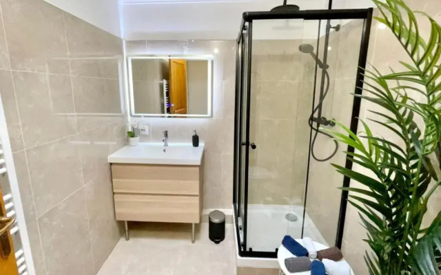 Splendid 92 M With Wifi Balcony And Sea View