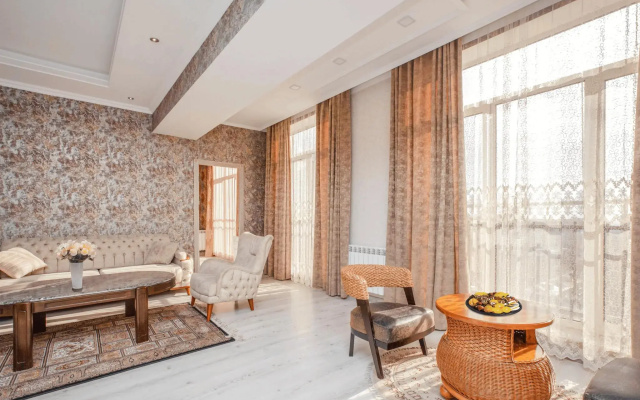 Апартаменты Stay Inn на ул. Бузанда, 13