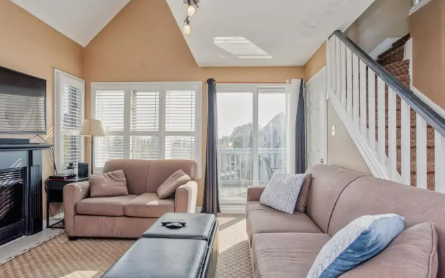 Mountainside 2 bed 2 bath with laundry 79249