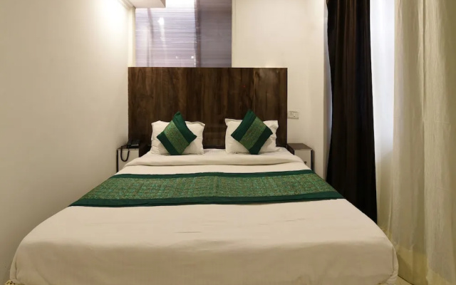 OYO 18618 Ocean Blue Residency