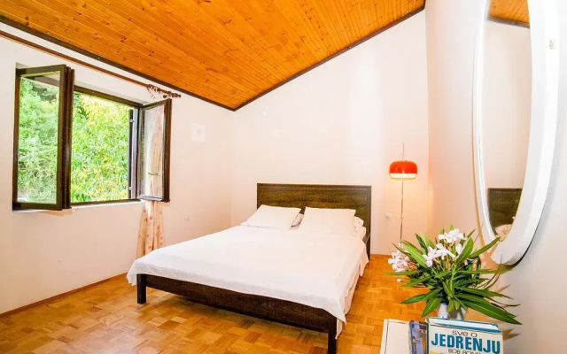 Apartment Igalo Hill