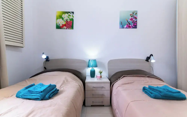 Seaside Cosy Maisonette- 2 mins from sea