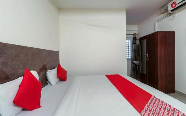 OYO 65927 Balaji Grand Inn