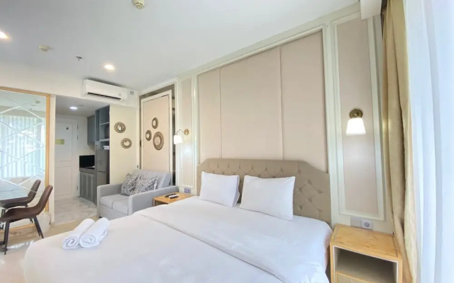 Modern Studio Room With Jacuzzi At Art Deco Apartment