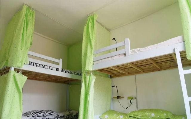 Zhangjiajie Fly Youth Hostel